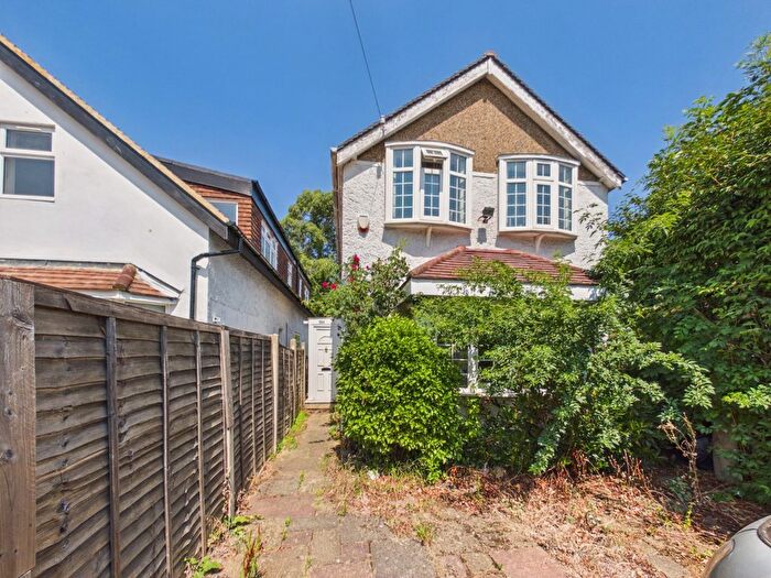 3 Bedroom Detached House For Sale In Feltham Hill Road, Ashford, Surrey, TW15