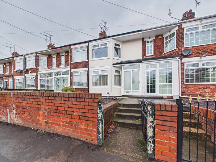 2 Bedroom Terraced House For Sale In Boothferry Road, Hull, HU4