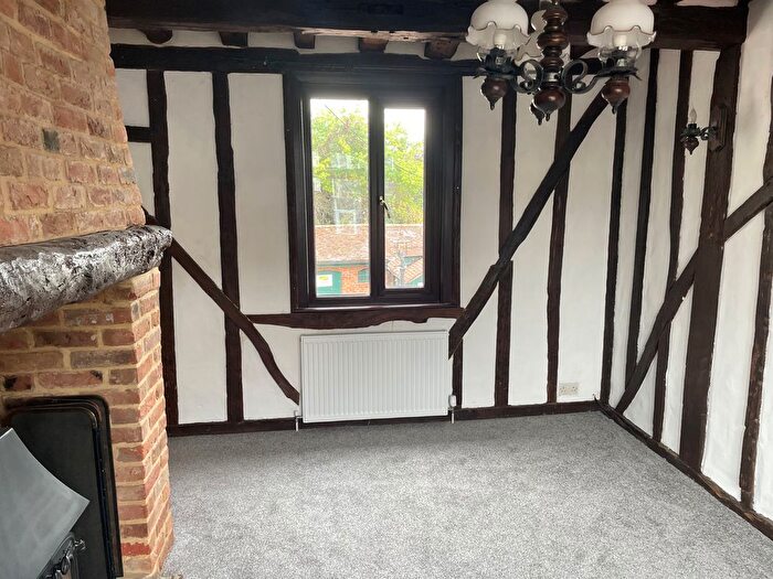 2 Bedroom Flat To Rent In Rayleigh Road, Eastwood, SS9