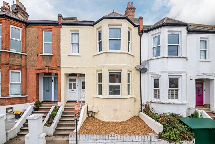 2 Bedroom Flat To Rent In Casewick Road, London, SE27