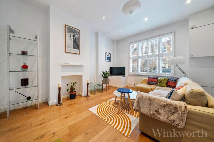 3 Bedroom Apartment For Sale In Friary Road, London, SE15
