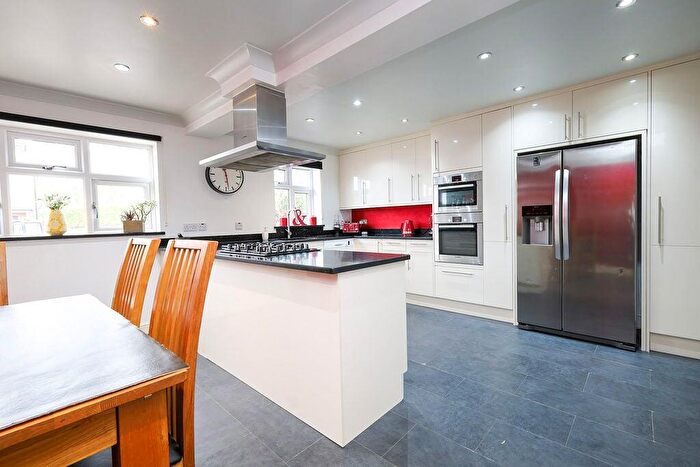 3 Bedroom Semi-Detached House For Sale In Knighton Road, Redhill, RH1