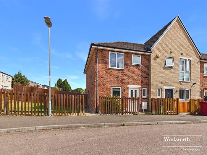 3 Bedroom End Terrace House For Sale In Eddleston Way, Tilehurst, Reading, Berkshire, RG30