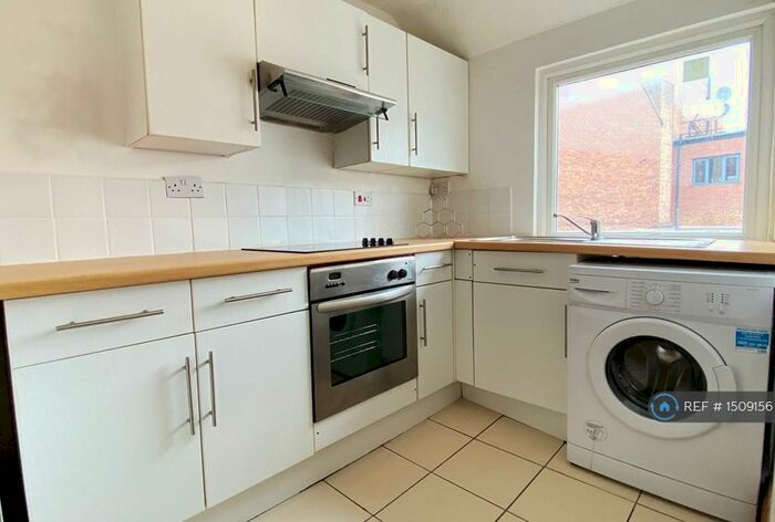 2 Bedroom Flat To Rent In Humberstone Gate, Leicester, LE1