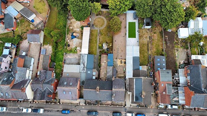 3 Bedroom End Of Terrace House For Sale In Gwendolen Road, Leicester, LE5