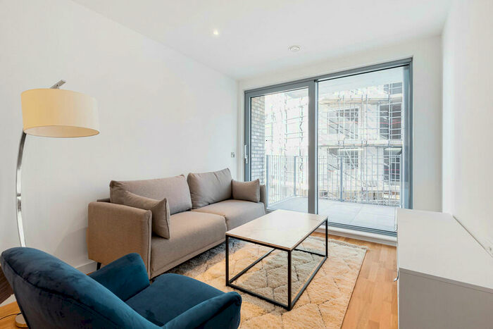 2 Bedroom Apartment To Rent In York Road, Battersea, SW11