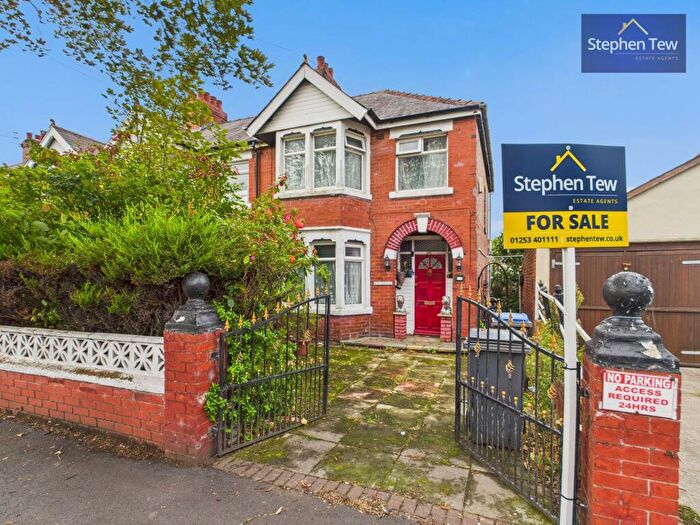 3 Bedroom End Of Terrace House For Sale In Marton Drive, Blackpool, FY4