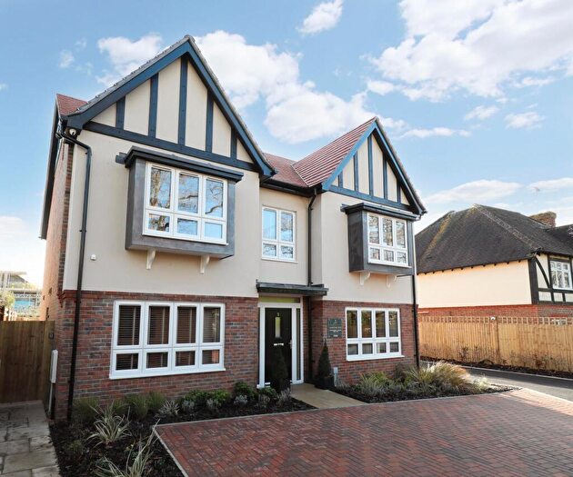 5 Bedroom Detached House For Sale In Martlet View, Burgess Hill, RH15