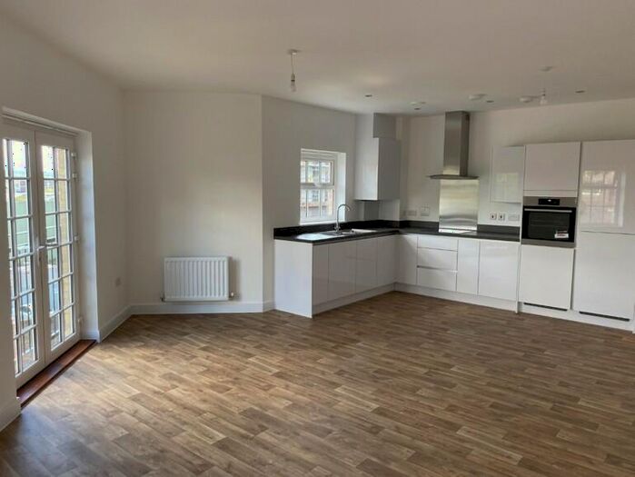 2 Bedroom Flat To Rent In Springfield Place, Balston Road, Maidstone, Kent, ME14