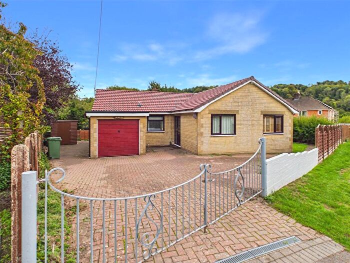3 Bedroom Bungalow For Sale In Lewiston Road, Brimscombe, Stroud, Gloucestershire, GL5