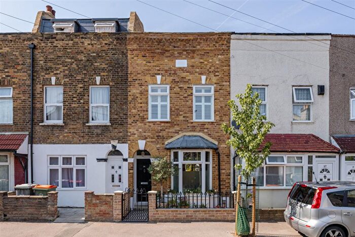 2 Bedroom Property For Sale In Suffolk Street, Forest Gate, E7