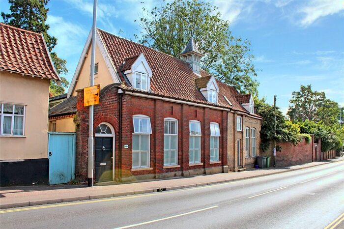 2 Bedroom Semi-Detached House To Rent In The Street, Long Stratton NR15