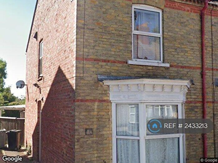 2 Bedroom Semi-Detached House To Rent In Gladstone Street, Bourne, PE10