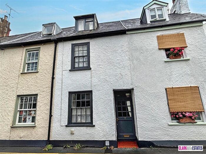 2 Bedroom Cottage For Sale In Victoria Road, Topsham, EX3