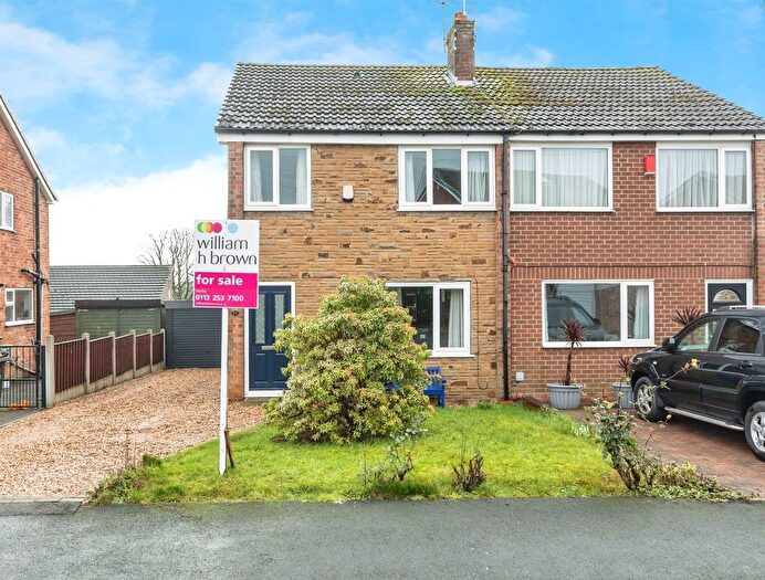 3 Bedroom Semi Detached House For Sale In Syke Gardens, Tingley, Wakefield, WF3
