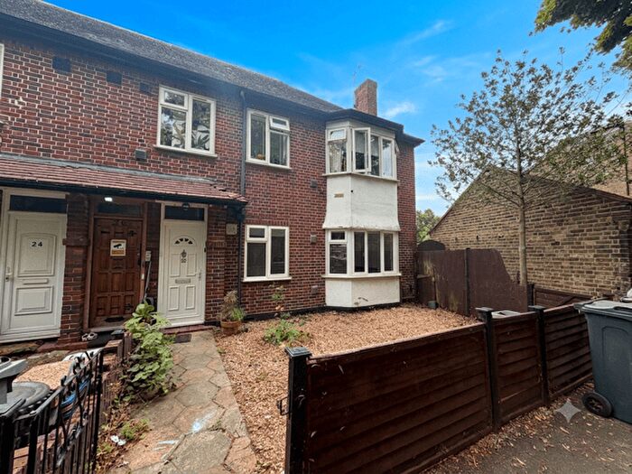 2 Bedroom Flat To Rent In Hounslow, TW3