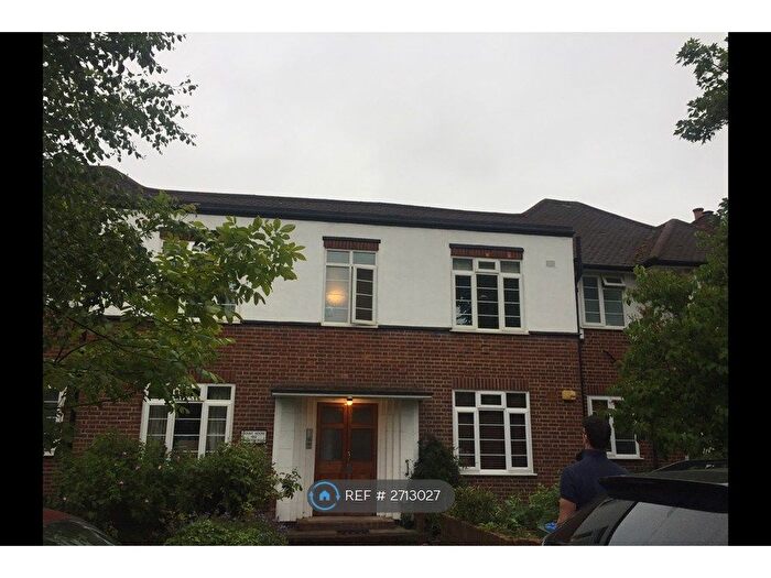 2 Bedroom Flat To Rent In Kingston Road, Teddington, TW11