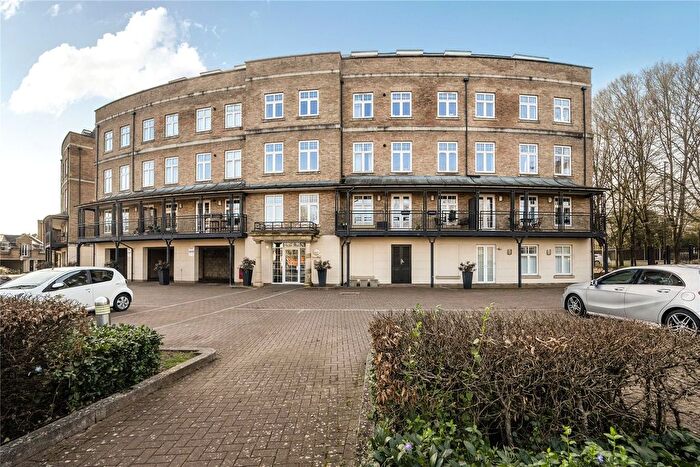 2 Bedroom Flat For Sale In Jefferson Place, Bromley, BR2