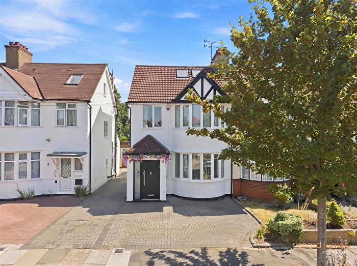 4 Bedroom Semi Detached House For Sale In Rudyard Grove, Mill Hill, NW7