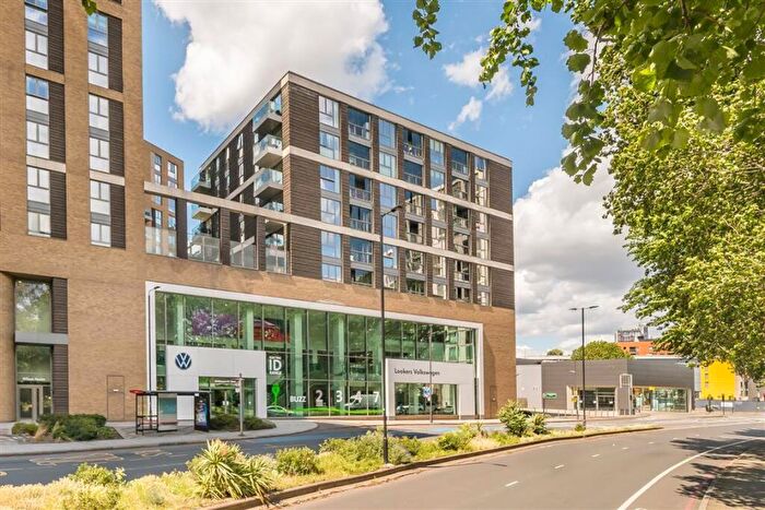 1 Bedroom Flat For Sale In York Road, Battersea, SW11