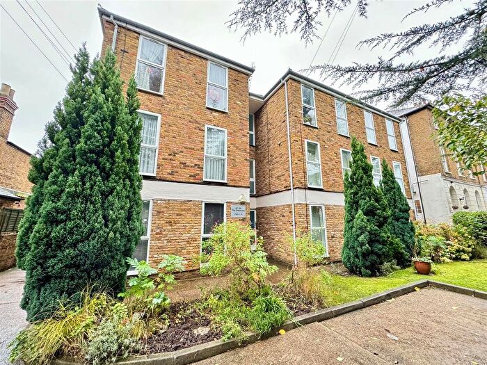 1 Bedroom Flat To Rent In The Greenway, Cowley, Uxbridge, UB8