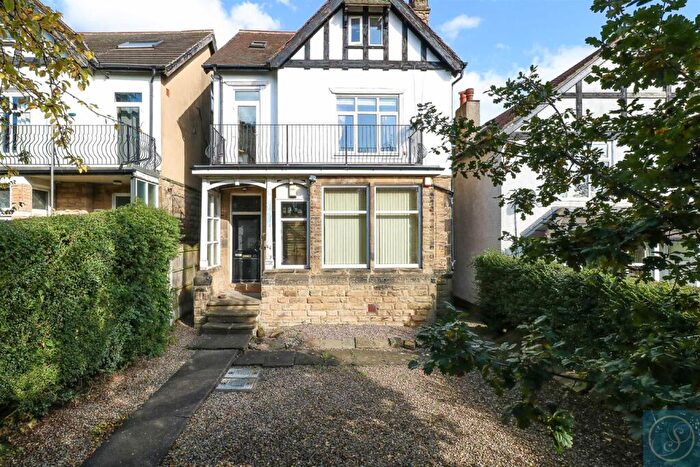 4 Bedroom Flat To Rent In Street Lane, Leeds, LS8