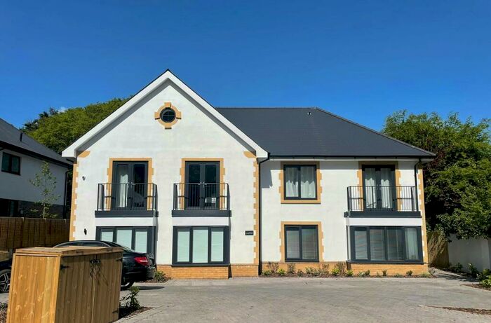 3 Bedroom Town House To Rent In Carbery Avenue, Southbourne, Bournemouth, BH6