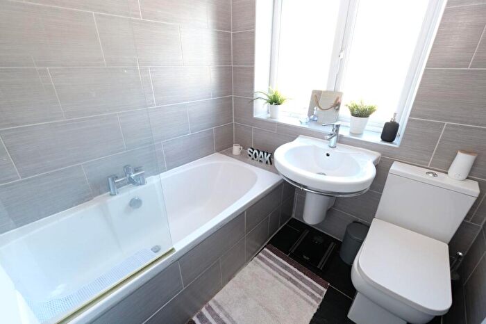 3 Bedroom Semi-Detached House For Sale In Weymouth Road, Eccles, M30