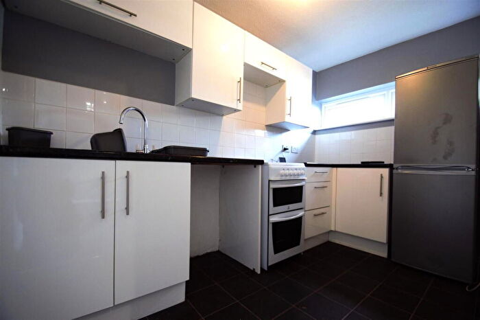 2 Bedroom Apartment To Rent In Russell Drive, Ampthill, Bedford, MK45