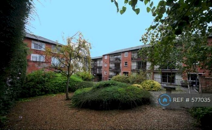 2 Bedroom Flat To Rent In High Street, Saffron Walden, CB10