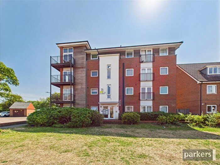 1 Bedroom Apartment For Sale In Mead Close, Caversham, Reading, Berkshire, RG4