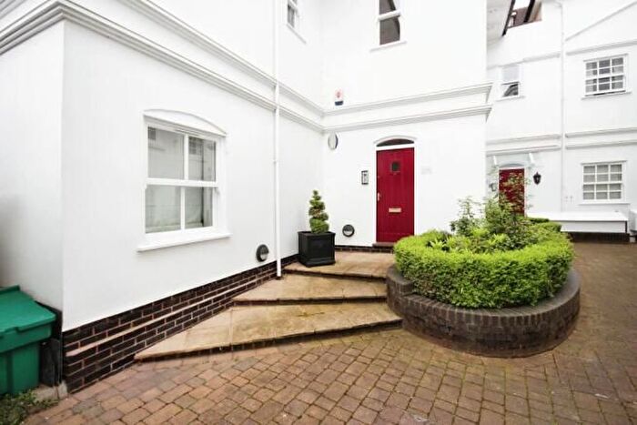 2 Bedroom Property To Rent In Neville Court, Warwick, CV34