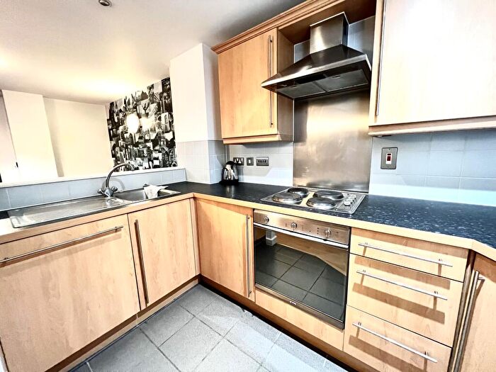 1 Bedroom Flat To Rent In City Walk, Leeds, West Yorkshire, LS11