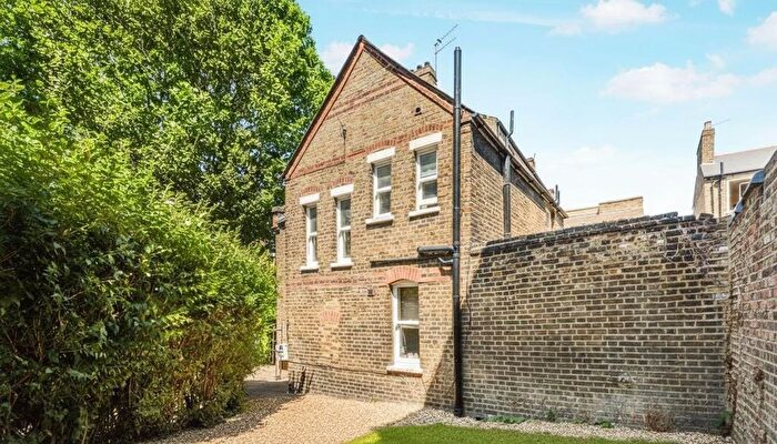 2 Bedroom End Terrace House To Rent In Walcorde Avenue, SE17