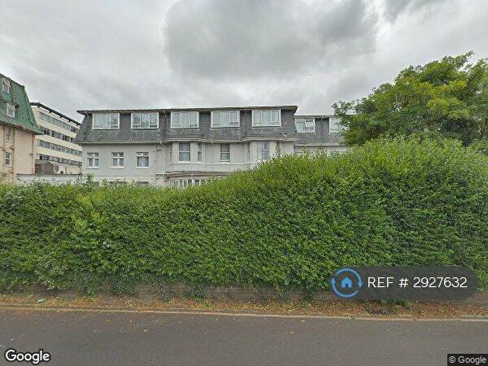 3 Bedroom Flat To Rent In East Cliff, Bournemouth, BH1