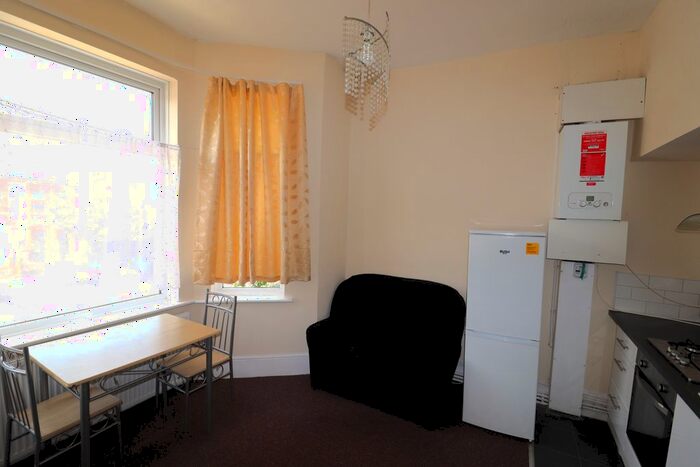 1 Bedroom Flat To Rent In Mansfield Road, Ilford, IG1