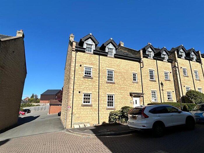 2 Bedroom Flat For Sale In Louise Rayner Place, Chippenham, SN15