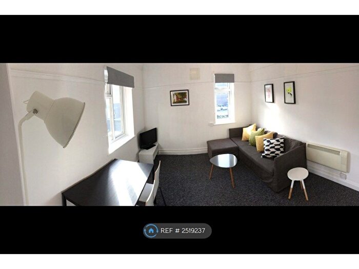 1 Bedroom Flat To Rent In Edmondsham House, Bournemouth, BH2