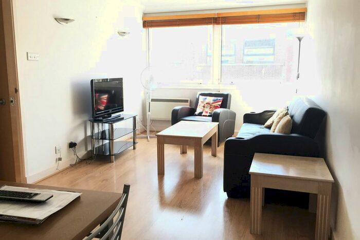 2 Bedroom Flat To Rent In Fitzroy Street, London, W1T