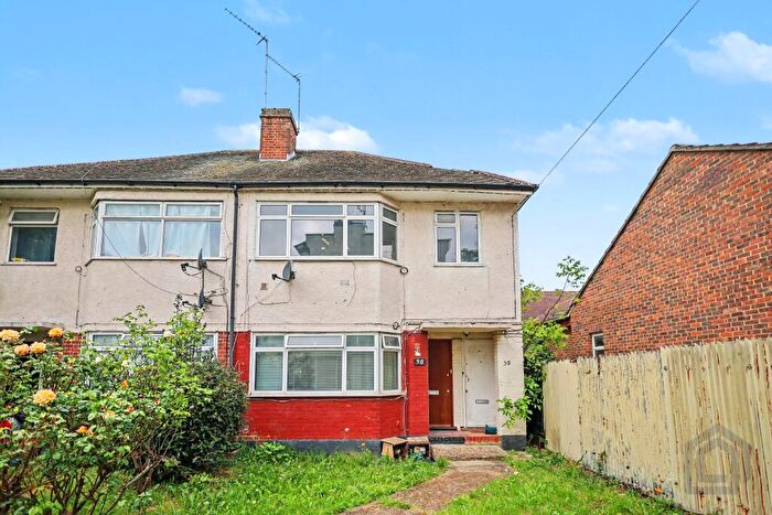 3 Bedroom Flat For Sale In Gloucester Close, London, NW10