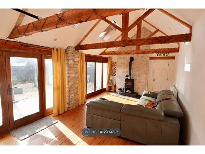 4 Bedroom Semi Detached House To Rent In Orchard Barns, Taunton, TA3