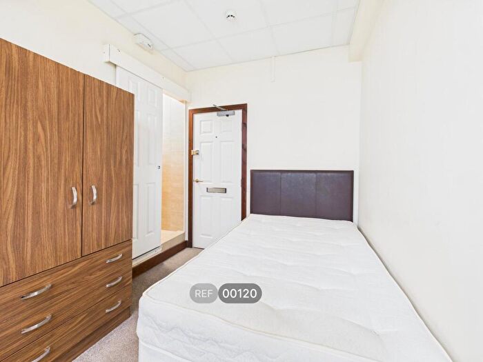 1 Bedroom Property To Rent In Anchor House, Anlaby Road, Hull, HU3