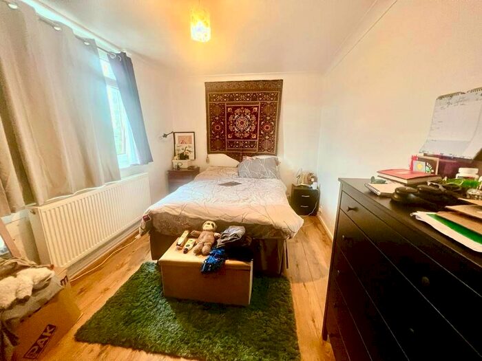 1 Bedroom Flat To Rent In Flaxman Road, London, SE5