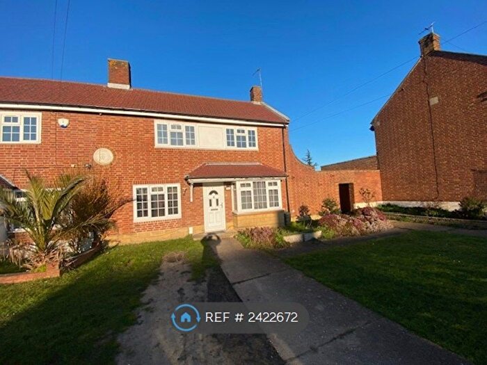 3 Bedroom Semi-Detached House To Rent In Bankside Drive, Thamesditton, KT7