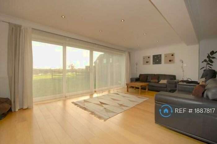 4 Bedroom Semi-Detached House To Rent In Deans Farm, Caversham, Reading, RG4