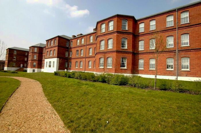 2 Bedroom Apartment To Rent In Kingswood Place, Knowle, PO17