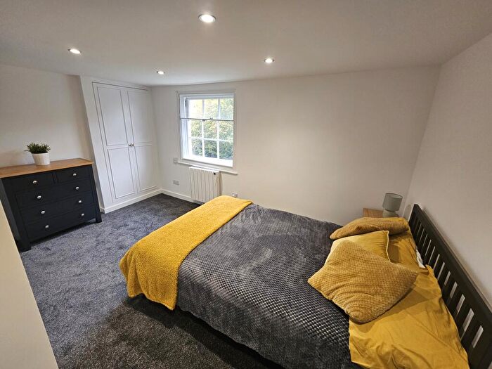 Flat To Rent In Ashford Road, Maidstone, ME14