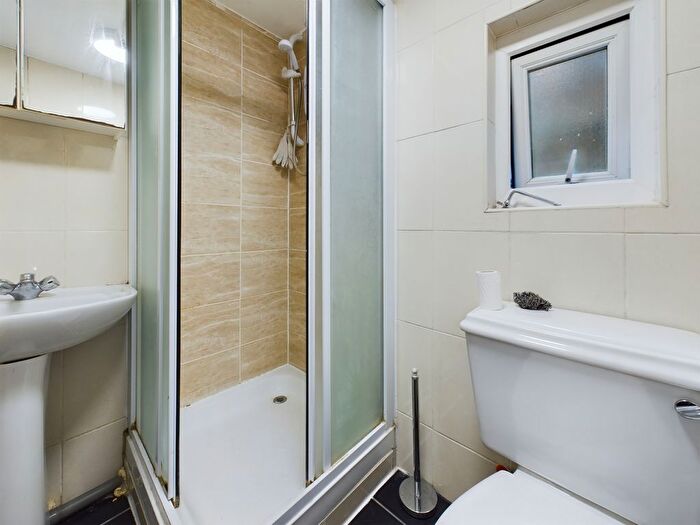 4 Bedroom Flat To Rent In Disraeli Road, London, SW15