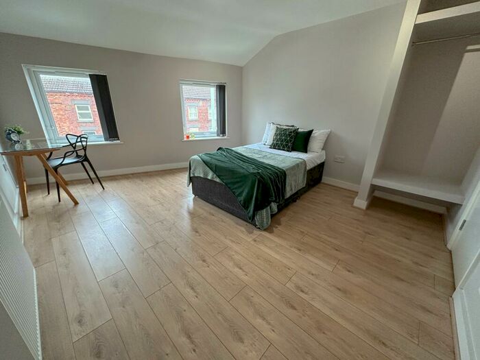 6 Bedroom Terraced House To Rent In Holt Road, L7