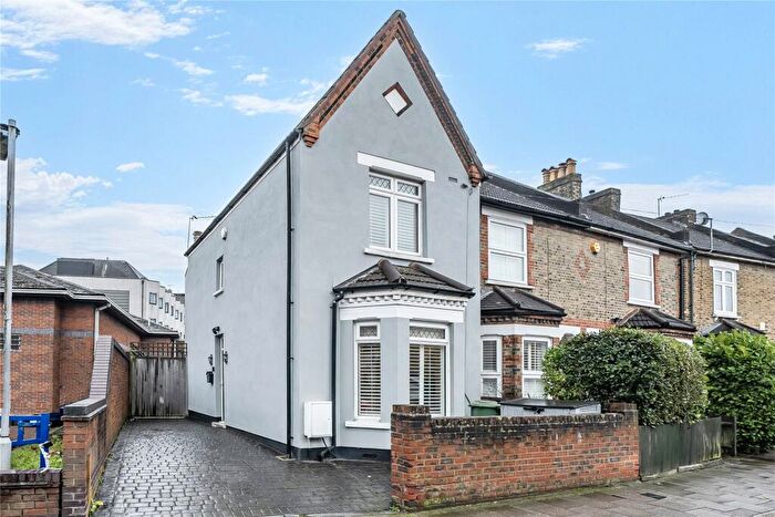 2 Bedroom End Of Terrace House For Sale In Park End, Bromley, BR1